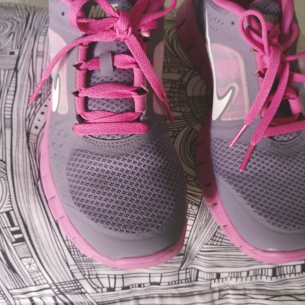 Nike sneakers size 7